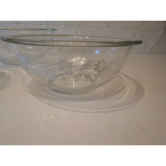 Vintage Pyrex Clear Glass Floral Etched Mixing Bowls Set of 3 Nesting USA - Picture 2 of 7